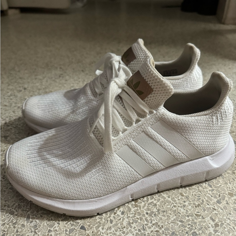 ADIDAS SNEAKERS